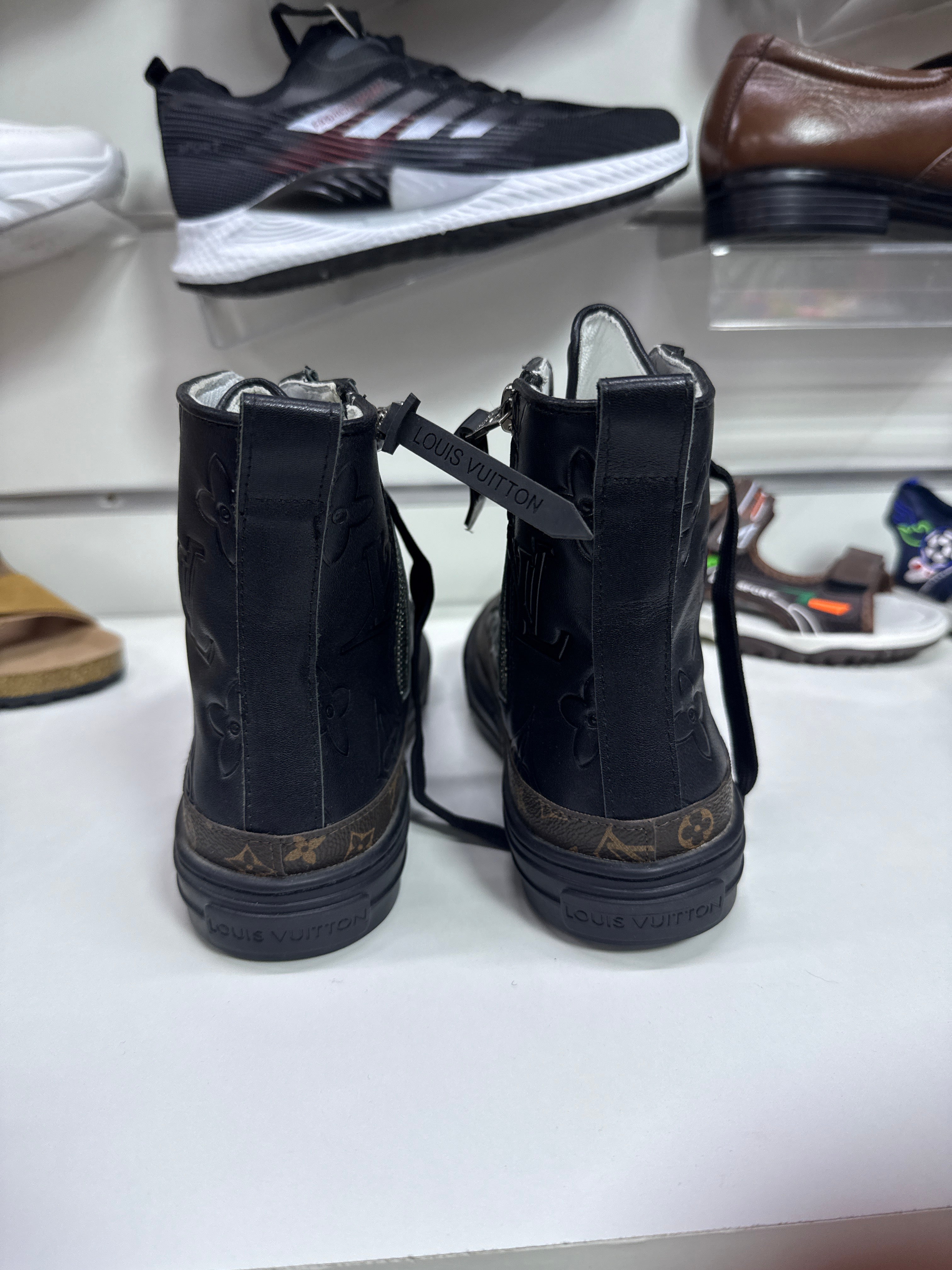 Lv