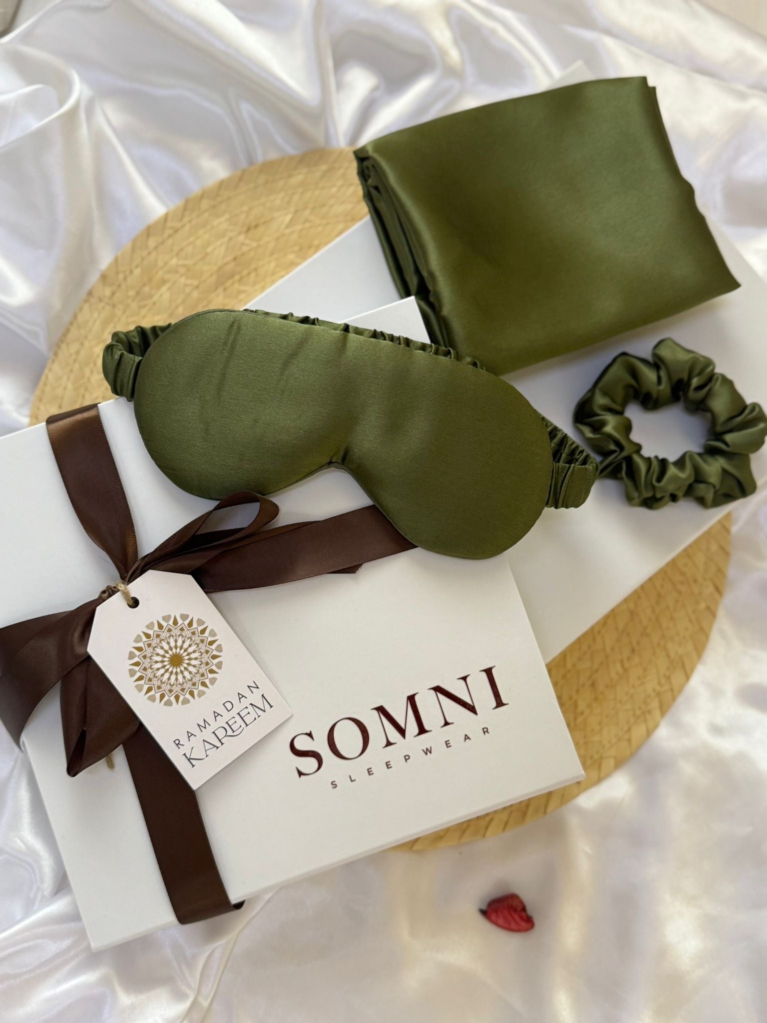 100% Mulberry Silk Sleep Set – Silk Pillowcase, Sleep Mask & Scrunchie
