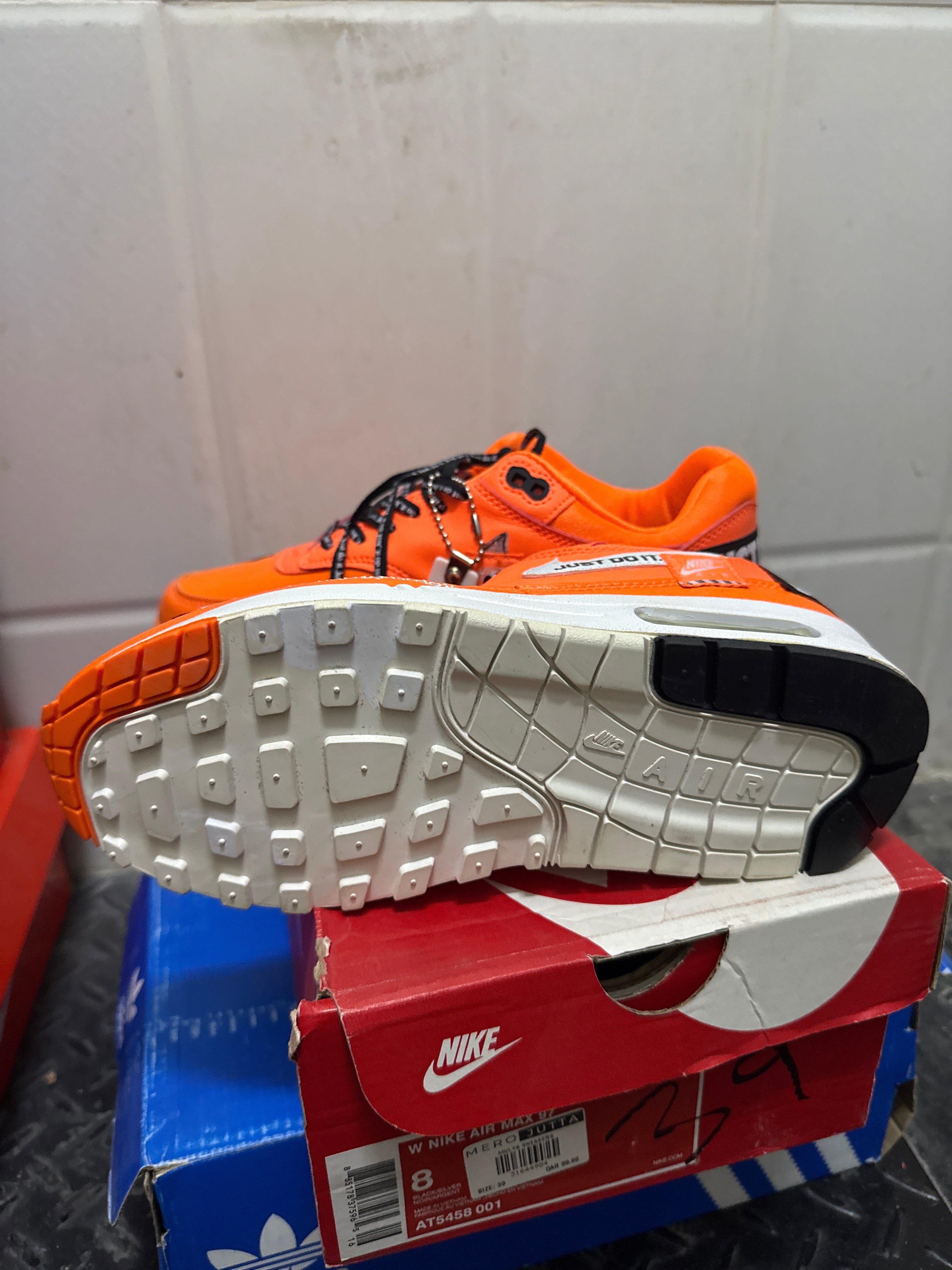 Nike