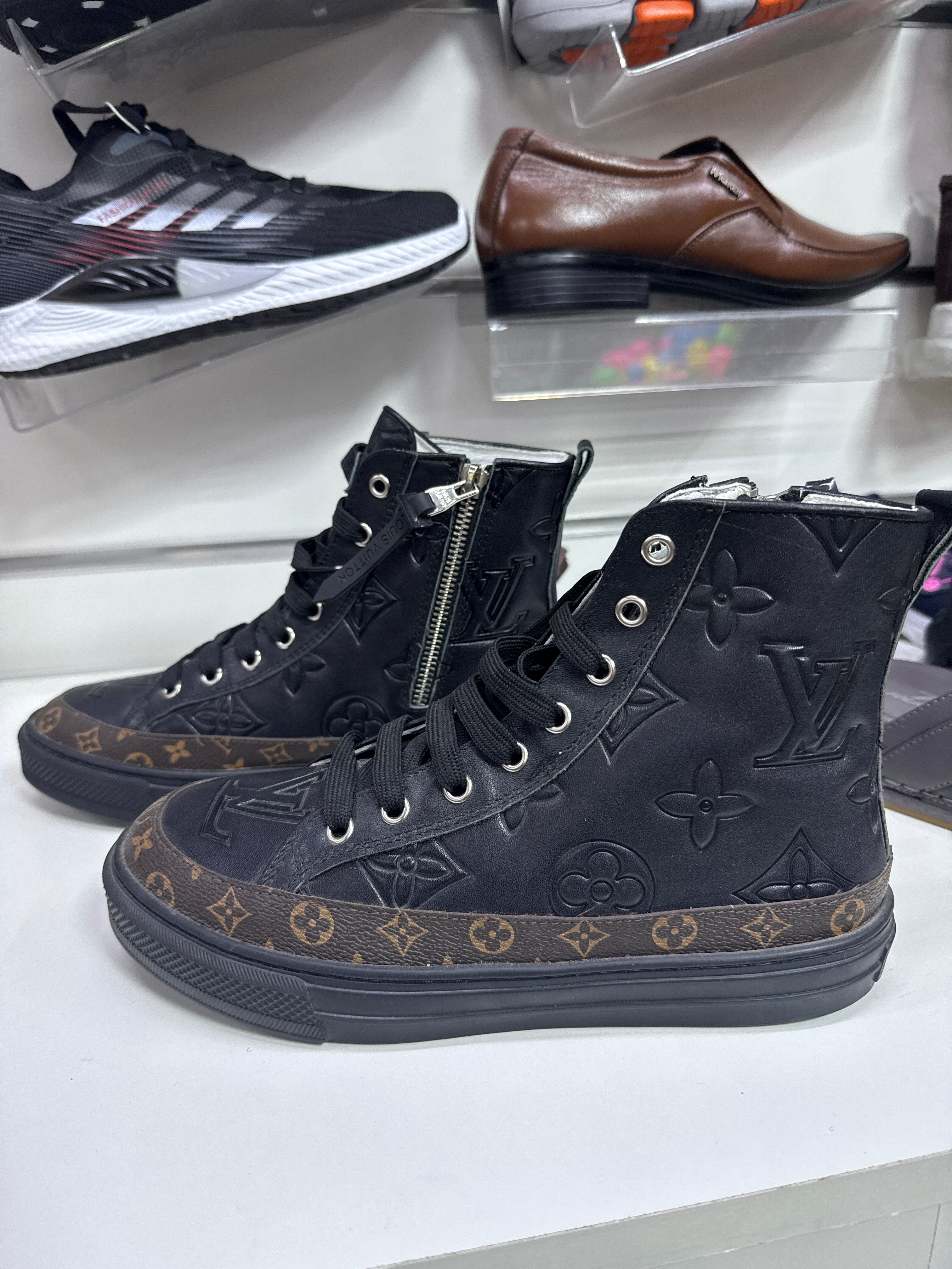 Lv