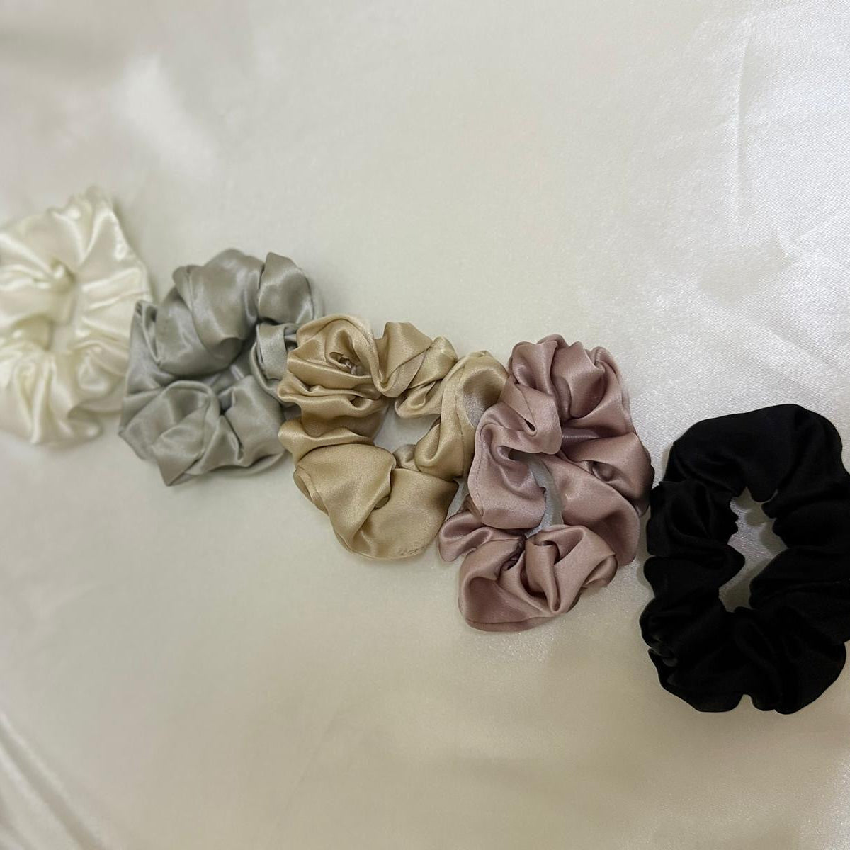 100% Mulberry Silk Sleep Set – Silk Pillowcase, Sleep Mask & Scrunchie