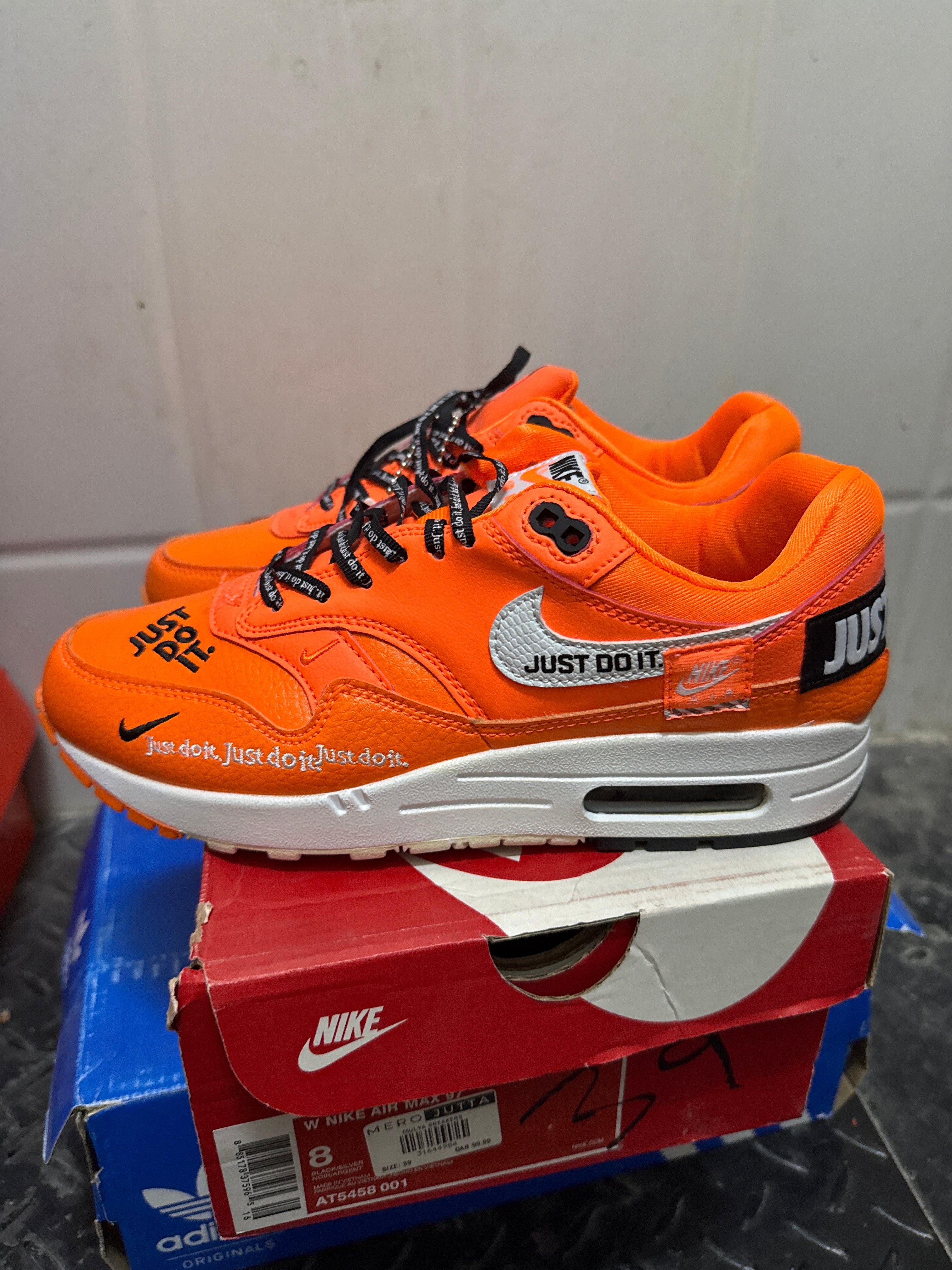 Nike
