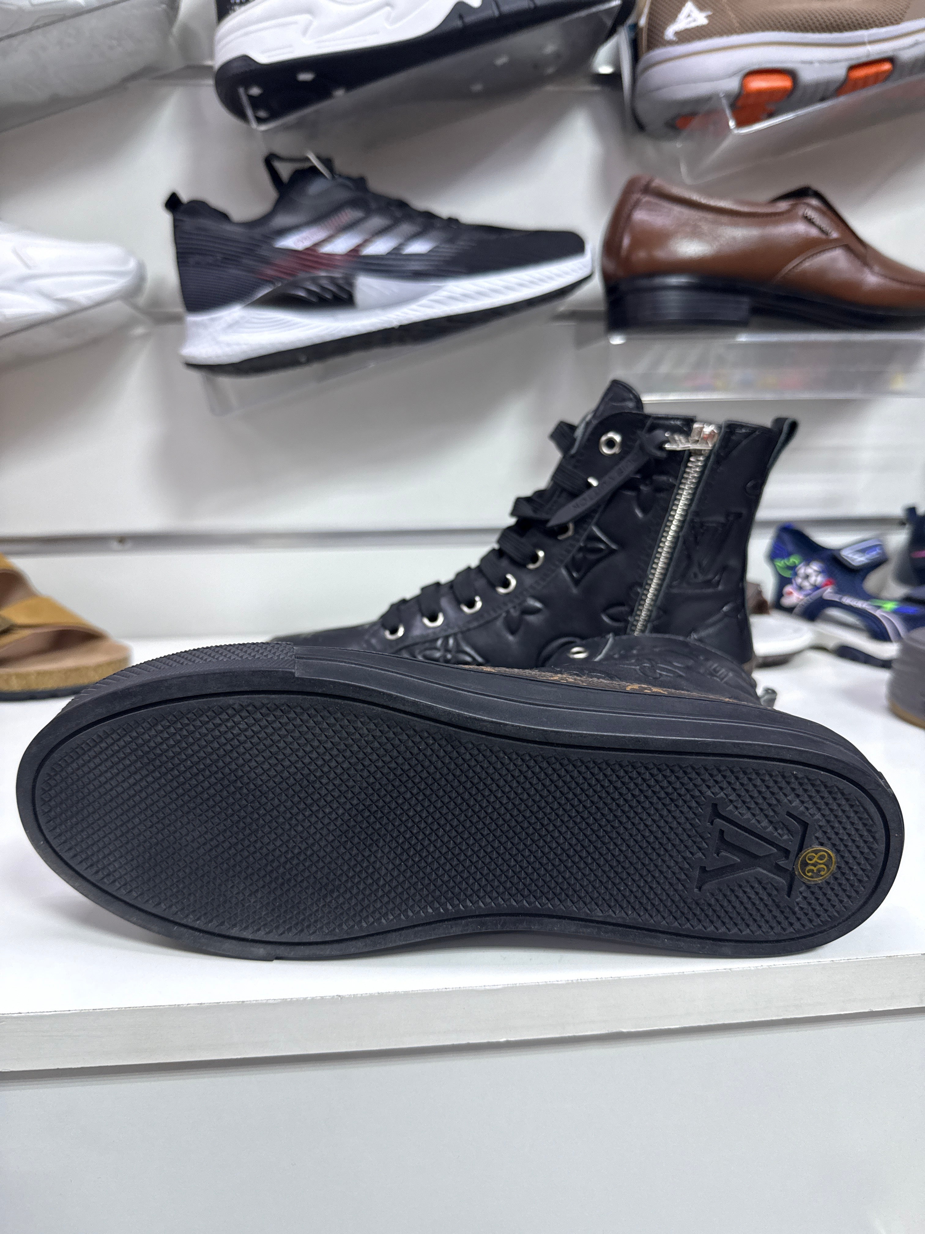 Lv